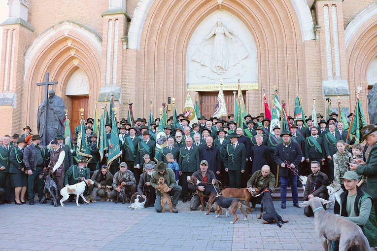 Po Mszy św. przed radomską katedrą. 