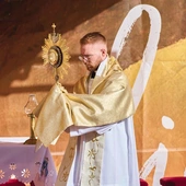Ważnym momentem wydarzenia była adoracja Najświętszego Sakramentu.