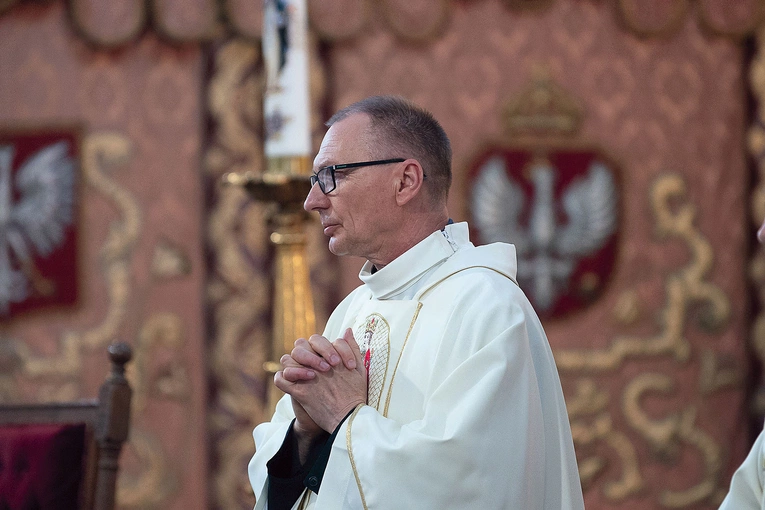 O. P. Wiśniewski redemptorysta, proboszcz parafii Nawiedzenia NMP w Bardzie, przełożony wspólnoty i kustosz sanktuarium Matki Bożej Strażniczki Wiary.