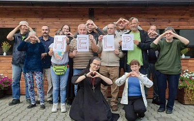 – Festyn to nie tylko atrakcje i występy, to przede wszystkim czas spotkania. Spotkania z siostrami, wolontariuszami, ludźmi, którzy na co dzień niosą pomoc. To okazja do rozmowy, wspólnego poznawania się, budowania relacji i odkrywania, jak każdy z nas może włączyć się w dzieło pomocy potrzebującym – podkreśla s. Anna. Bieżące informacje o festynie na profilu FB – Help Festyn Charytatywny.
