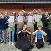 – Festyn to nie tylko atrakcje i występy, to przede wszystkim czas spotkania. Spotkania z siostrami, wolontariuszami, ludźmi, którzy na co dzień niosą pomoc. To okazja do rozmowy, wspólnego poznawania się, budowania relacji i odkrywania, jak każdy z nas może włączyć się w dzieło pomocy potrzebującym – podkreśla s. Anna. Bieżące informacje o festynie na profilu FB – Help Festyn Charytatywny.
