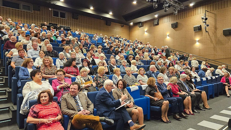 Słuchacze uczelni w Kozienicach.