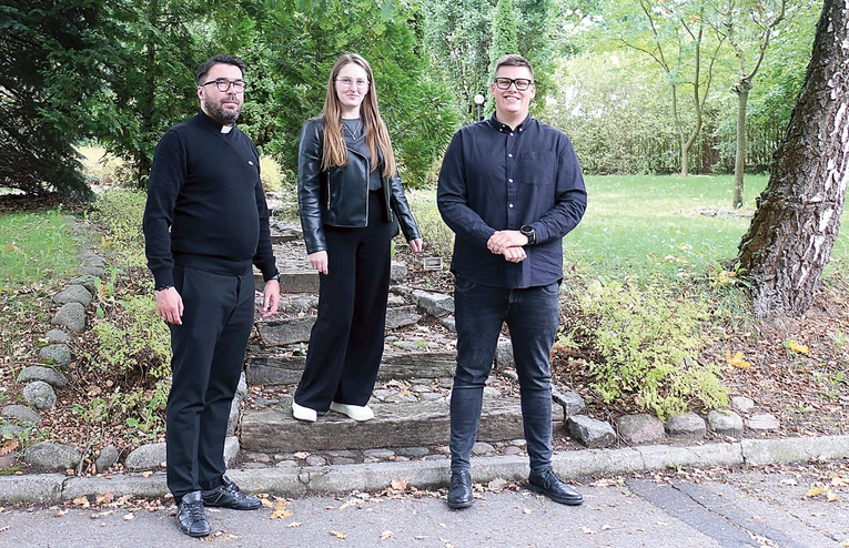  – Warto do nas dołączyć, bo DA to przestrzeń, którą tworzą ludzie młodzi dla młodych – zapraszają na spotkania ks. Adrian Jakubiak, Martyna Sambor i Kacper Wlazło.