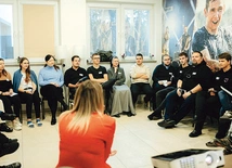 Chcesz, żeby twoja praca z młodymi była skuteczna, a spotkania pełne życia? Zapisz się!