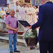 Mieszkaniec Henrykowa otrzymał gratulacje od burmistrza Ziębic i metropolity wrocławskiego. 