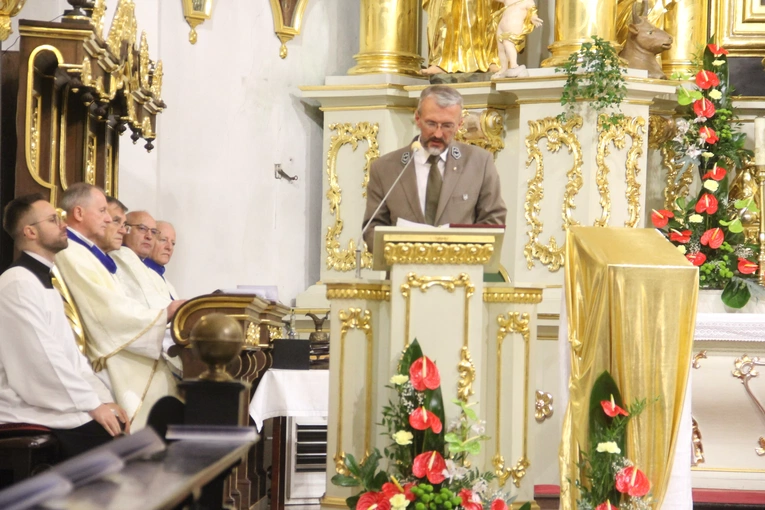 Bochnia. Rozpoczęcie Tygodnia Maryjnego i wprowadzenie relikwii bł. Jerzego Popiełuszki