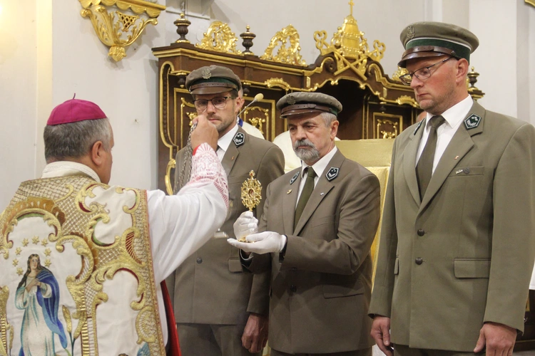 Bochnia. Rozpoczęcie Tygodnia Maryjnego i wprowadzenie relikwii bł. Jerzego Popiełuszki