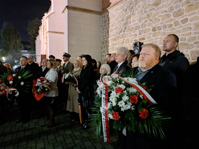 Bochnia. Rozpoczęcie Tygodnia Maryjnego i wprowadzenie relikwii bł. Jerzego Popiełuszki