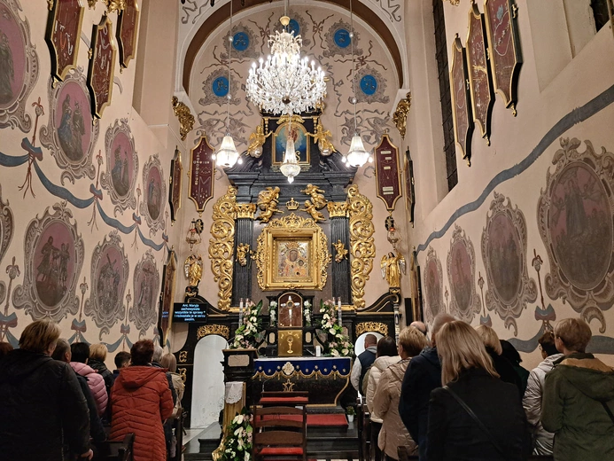 Bochnia. Rozpoczęcie Tygodnia Maryjnego i wprowadzenie relikwii bł. Jerzego Popiełuszki