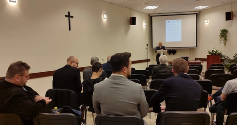 Specjaliści teolodzy o AI