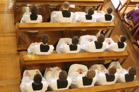 Najnowsze statystyki powołaniowe: 289 nowych kandydatów do kapłaństwa w Polsce. Po mocnych spadkach - stabilizacja