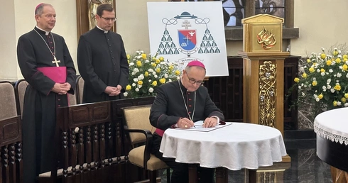 Abp Przybylski kanonicznie objął rządy w archidiecezji katowickiej