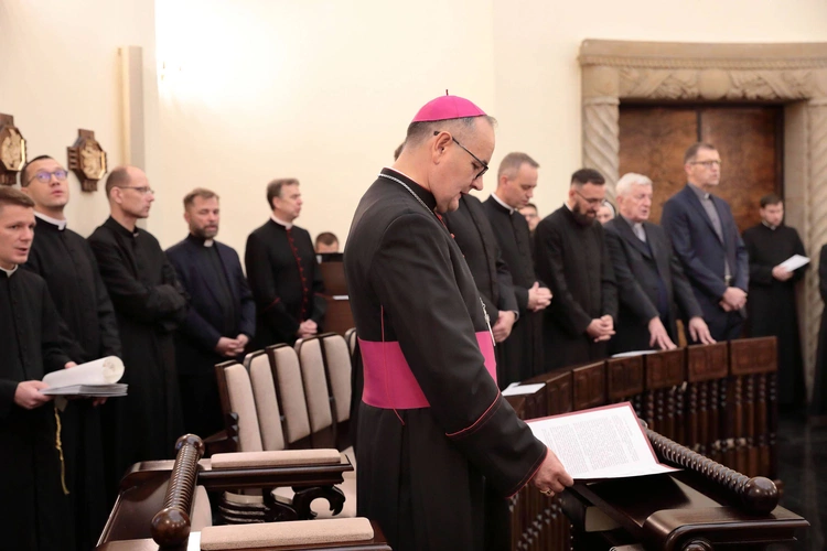 Abp Przybylski kanonicznie objął rządy w archidiecezji katowickiej, cz. 1