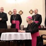 Abp Przybylski kanonicznie objął rządy w archidiecezji katowickiej, cz. 1