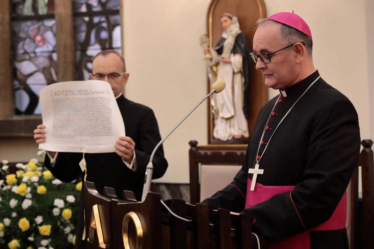 Abp Przybylski kanonicznie objął rządy w archidiecezji katowickiej, cz. 1