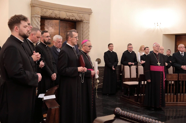 Abp Przybylski kanonicznie objął rządy w archidiecezji katowickiej, cz. 1