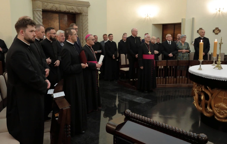 Abp Przybylski kanonicznie objął rządy w archidiecezji katowickiej, cz. 1