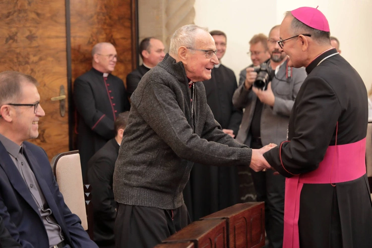 Abp Przybylski kanonicznie objął rządy w archidiecezji katowickiej, cz. 1