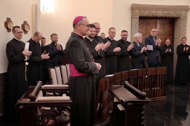 Abp Przybylski kanonicznie objął rządy w archidiecezji katowickiej, cz. 1