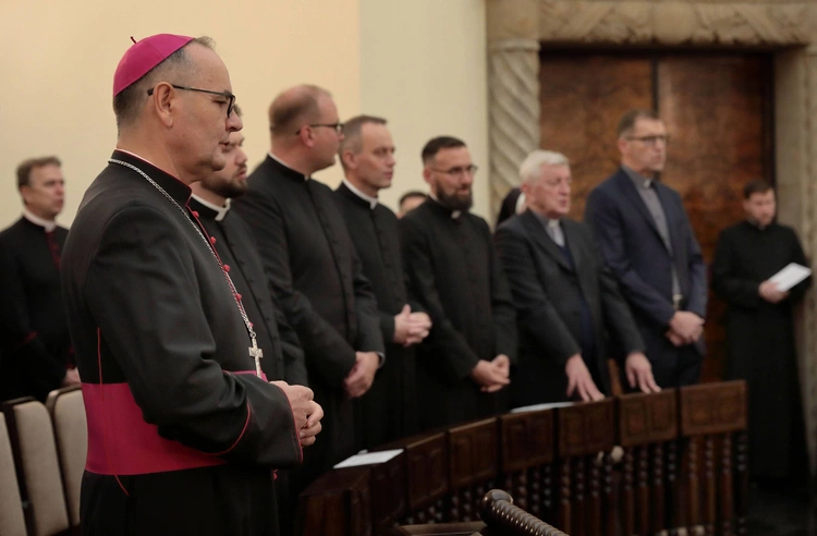 Abp Przybylski kanonicznie objął rządy w archidiecezji katowickiej, cz. 1