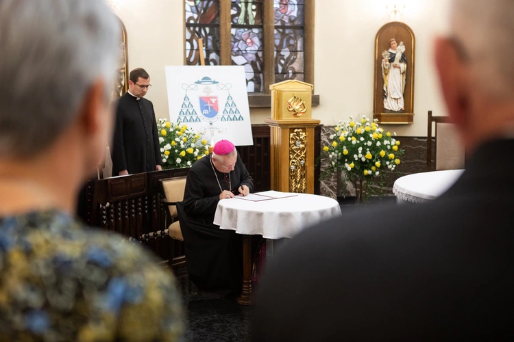 Abp Przybylski kanonicznie objął rządy w archidiecezji katowickiej, cz. 2