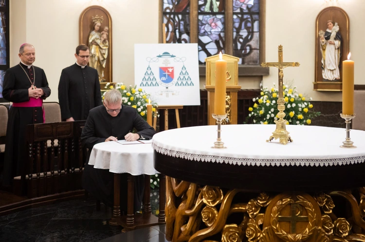 Abp Przybylski kanonicznie objął rządy w archidiecezji katowickiej, cz. 2
