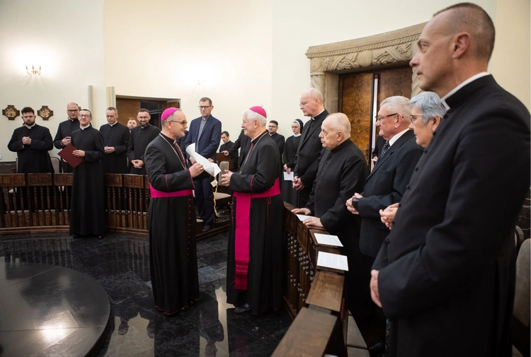 Abp Przybylski kanonicznie objął rządy w archidiecezji katowickiej, cz. 2