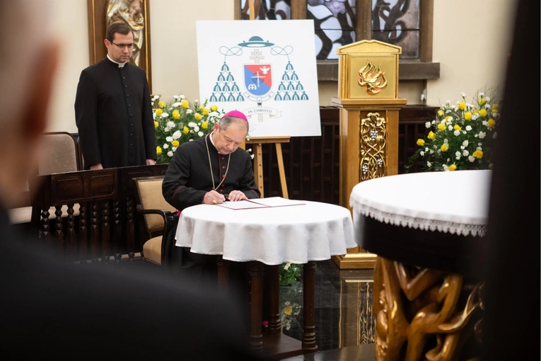 Abp Przybylski kanonicznie objął rządy w archidiecezji katowickiej, cz. 2