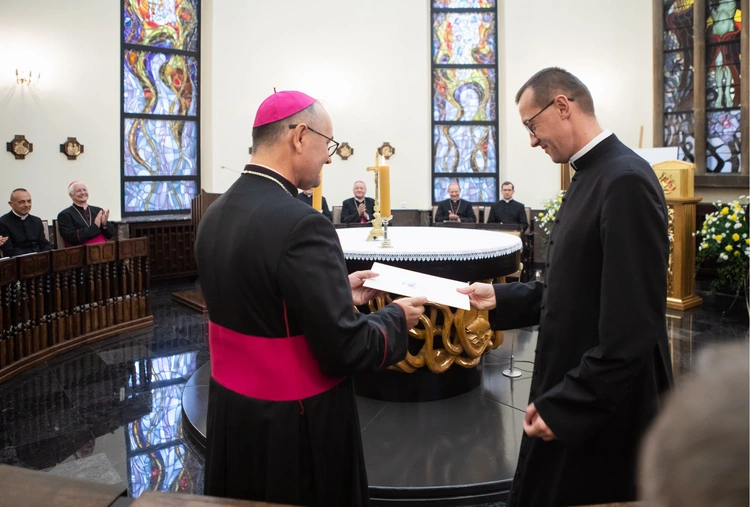Abp Przybylski kanonicznie objął rządy w archidiecezji katowickiej, cz. 2