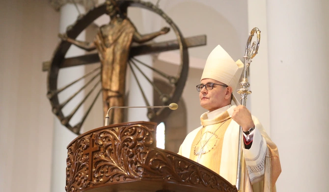 Abp Przybylski podczas ingresu: Śląski lud wciąż potrzebuje Jezusa