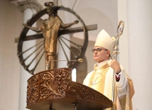Abp Przybylski podczas ingresu: śląski lud wciąż potrzebuje Jezusa