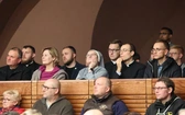 Wieczór uwielbienia z abp. Andrzejem Przybylskim [zdjęcia]