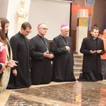 Wieczór uwielbienia z abp. Andrzejem Przybylskim [zdjęcia]