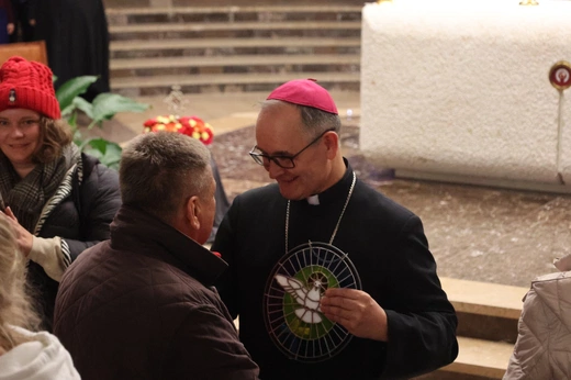 Wieczór uwielbienia z abp. Andrzejem Przybylskim [zdjęcia]