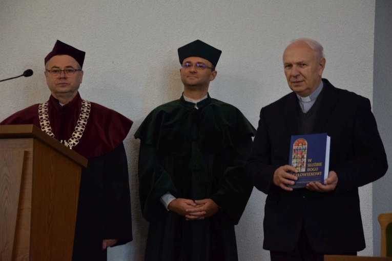 Katecheza w szkole w warunkach przemian społeczno-kulturowych