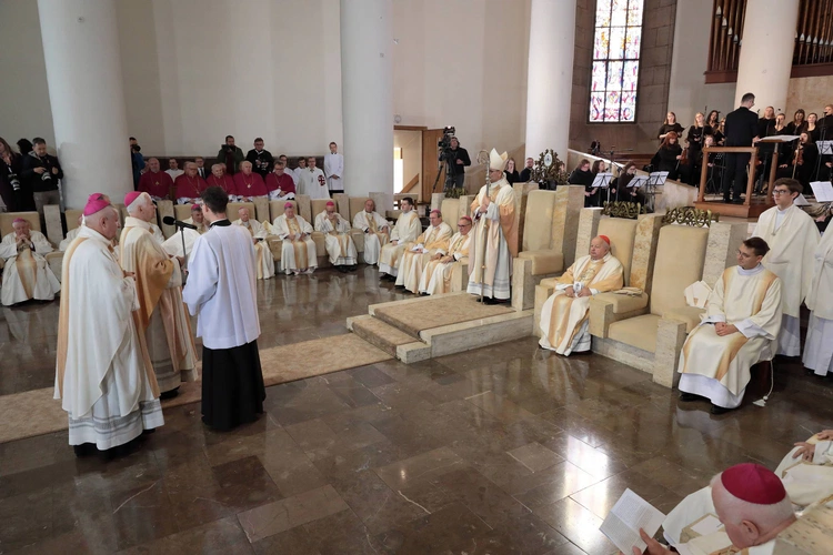 Ingres abp. Andrzeja Przybylskiego do katowickiej archikatedry, cz. 1