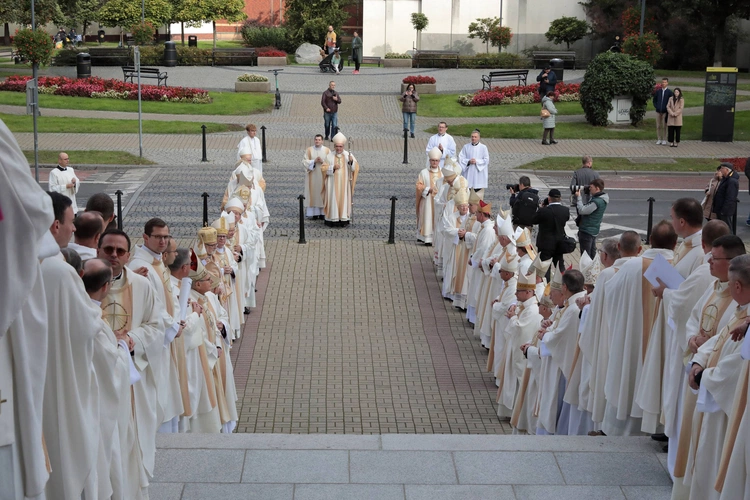 Ingres abp. Andrzeja Przybylskiego do katowickiej archikatedry, cz. 1