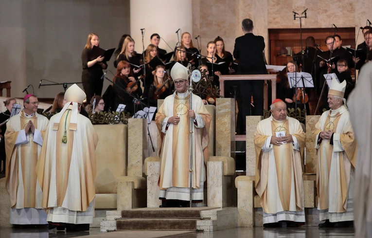 Ingres abp. Andrzeja Przybylskiego do katowickiej archikatedry, cz. 1