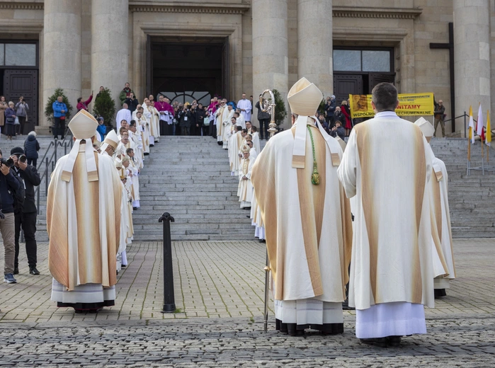 Ingres abp. Andrzeja Przybylskiego do katowickiej archikatedry, cz. 2