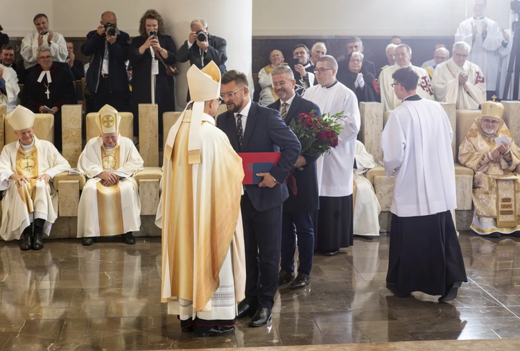 Ingres abp. Andrzeja Przybylskiego do katowickiej archikatedry, cz. 2