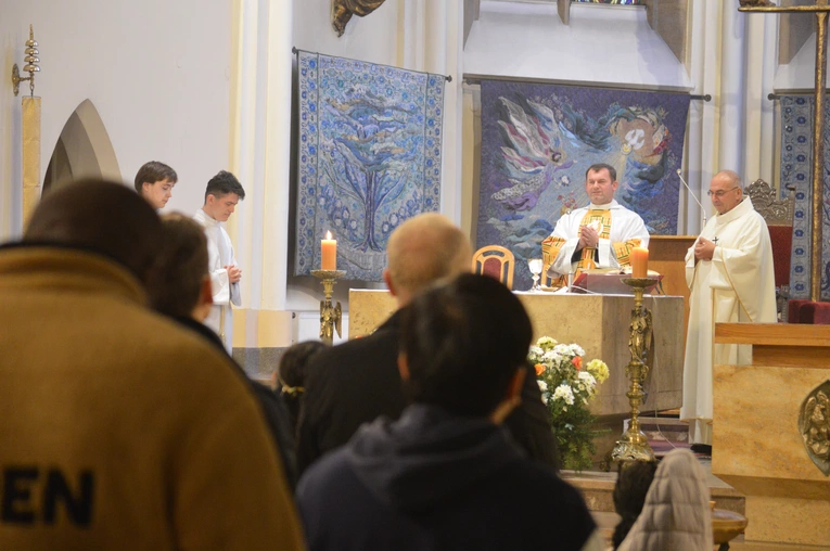 Msza św. z okazji 111. Światowego Dnia Migranta i Uchodźcy