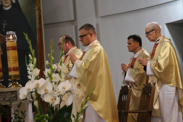Płock. Odpust św. Faustyny Kowalskiej