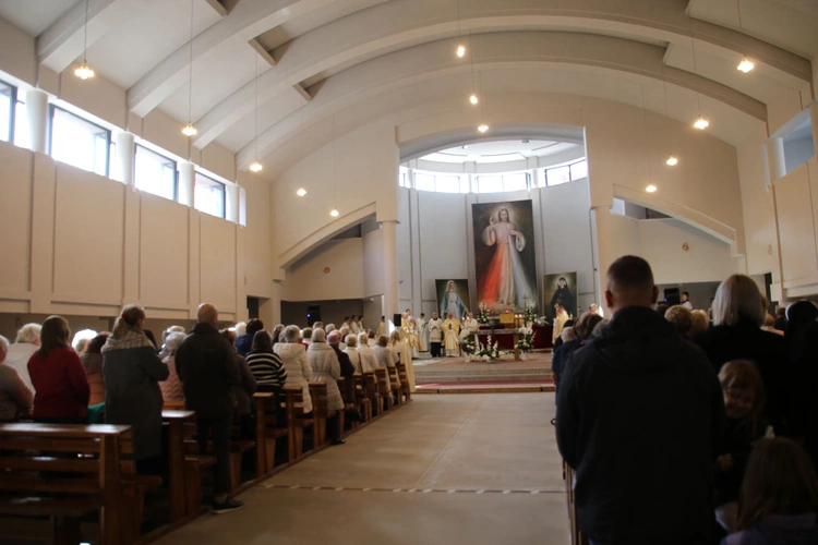 Płock. Odpust św. Faustyny Kowalskiej