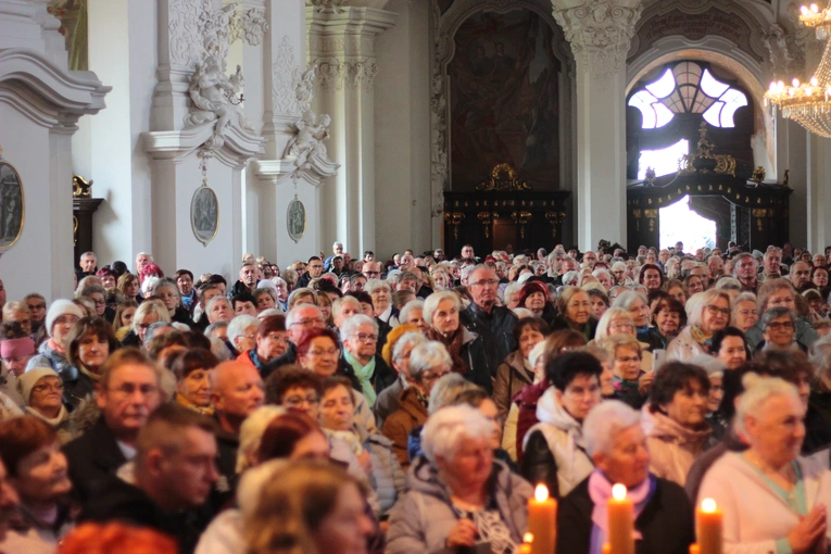 Żywy Różaniec to Kościół