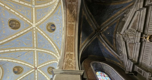 Prace konserwatorskie w kościele w Iłży