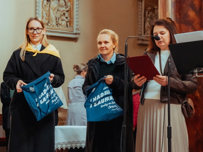 "Żywy pomnik" św. Jana Pawła II w Górze
