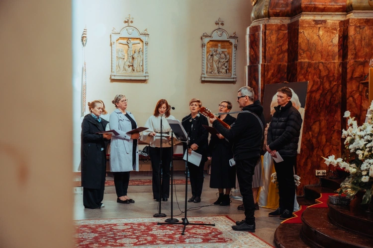 "Żywy pomnik" św. Jana Pawła II w Górze