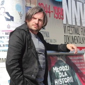 Arkadiusz Gołębiewski operator, reżyser, producent i scenarzysta filmowy, dyrektor Festiwalu Filmowego Niepokorni Niezłomni Wolni.