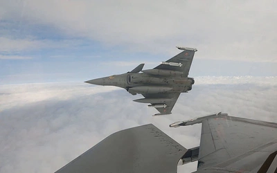 Myśliwiec Dassault Rafale B francuskich sił powietrznych w polskiej przestrzeni powietrznej podczas ćwiczeń w ramach operacji NATO Wschodnia Straż.