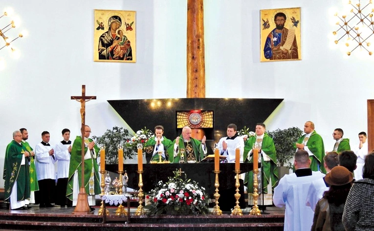 Msza św. w kościele  św. Maksymiliana Męczennika.